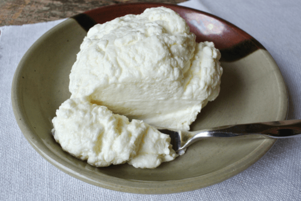 A plate of labneh.
