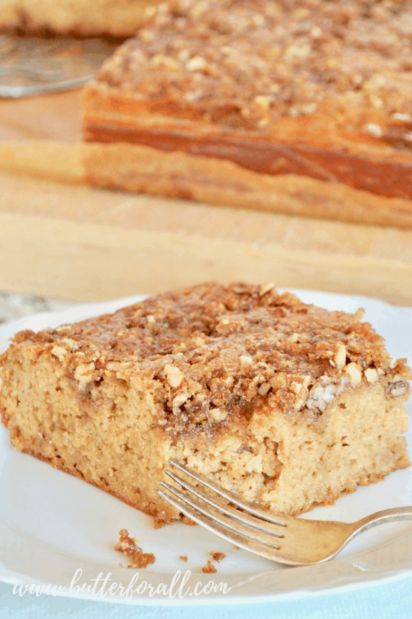 A slice of coffee cake with a crispy praline topping.