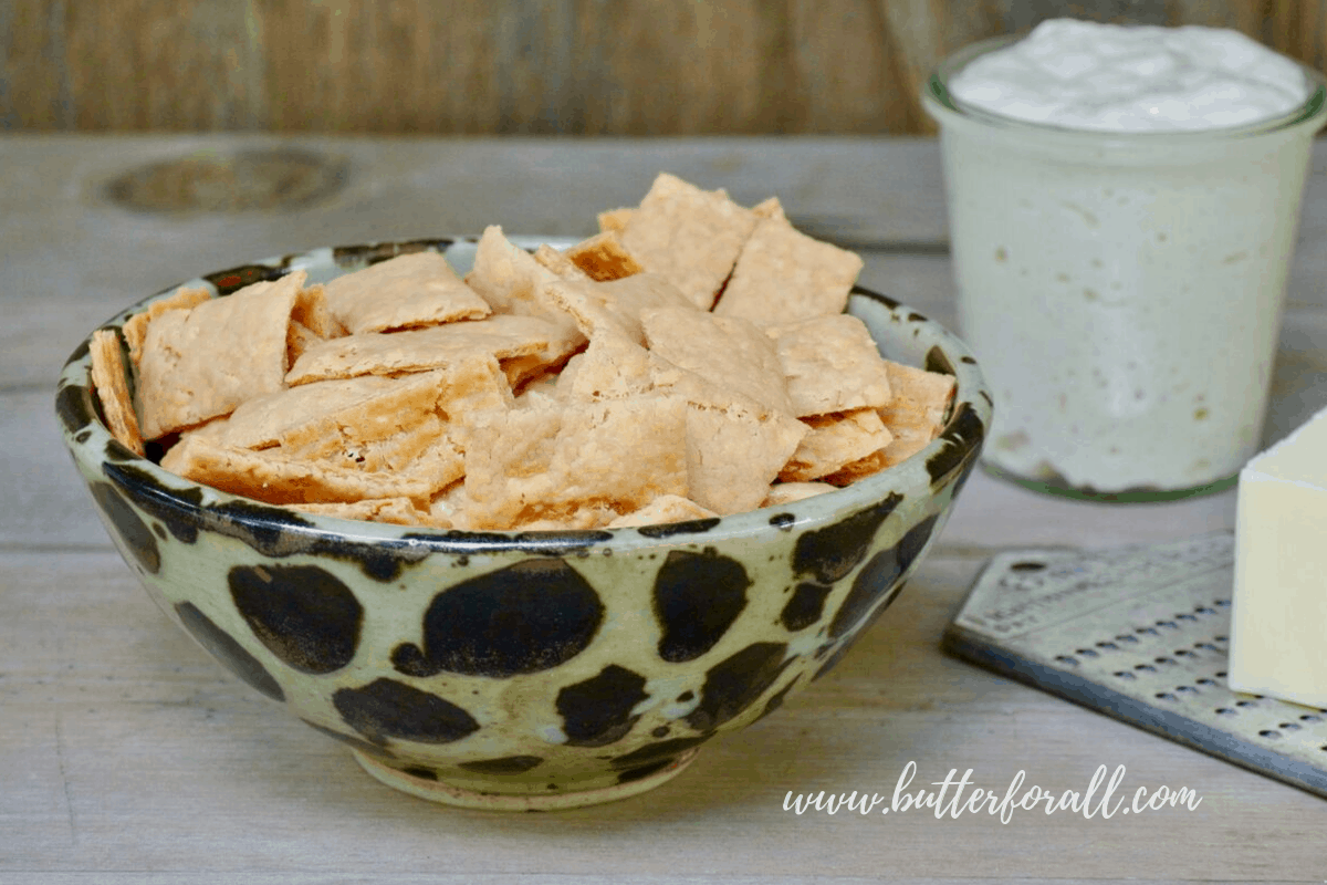 These crispy cheddar crackers are made with fully fermented sourdough starter discard for an easy and fast REAL sourdough recipe.