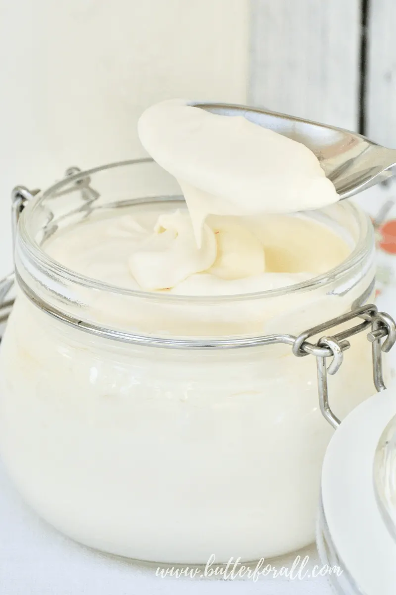 Making your own sour cream from raw cream is simple and delicious. Sour cream is an essential ingredient in many recipes and adds a probiotic to kick to almost any meal. Find out how easy it is to make at home! #homemade #sour #cream #cultured #milk #raw #dairy #heavy #probiotic #fermented #realfood #fresh #traditional #wapf #nourishingtraditions